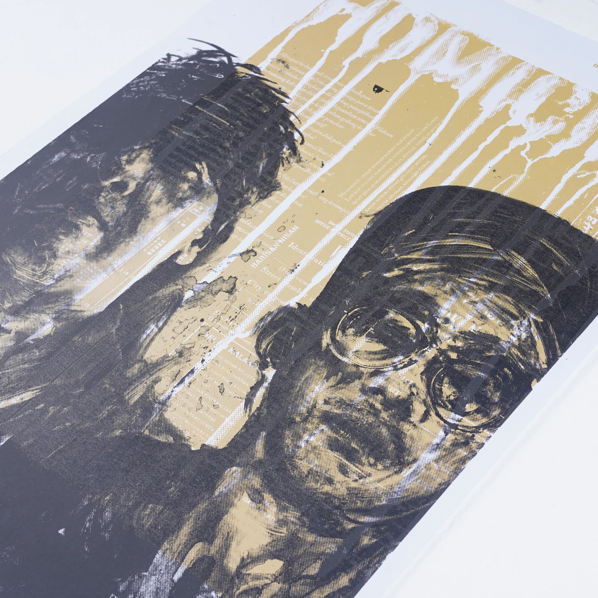 Alternative view of Homicide - Portrait (Gold/Black)